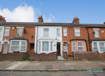 Terraced house To Rent in Bedford