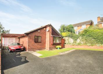 Detached bungalow For Sale in Ashbourne