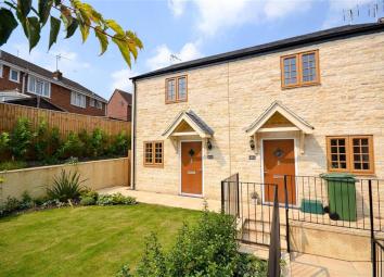 Semi-detached house To Rent in Dursley