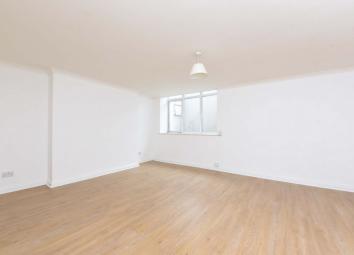 Flat To Rent in Farnborough