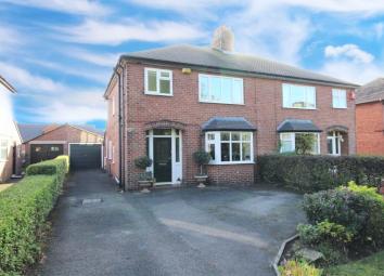 Semi-detached house To Rent in Congleton
