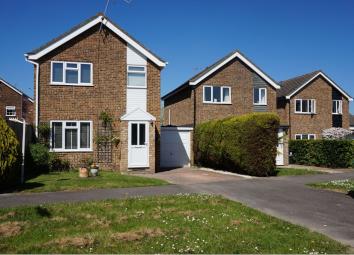 Link-detached house For Sale in Tonbridge