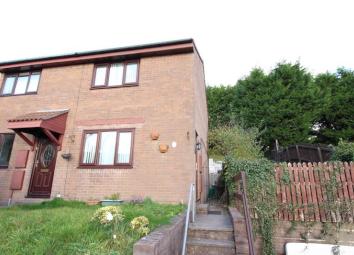 End terrace house To Rent in Caerphilly