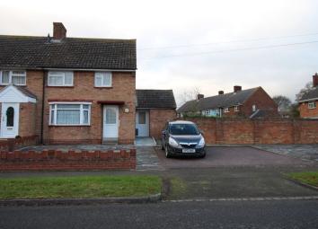 Terraced house To Rent in Bedford