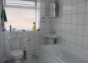 Flat To Rent in South Croydon