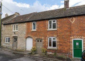Terraced house To Rent in Tetbury
