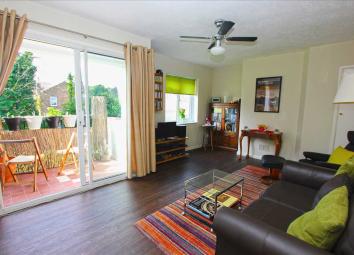 Flat For Sale in South Croydon