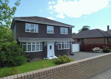 Detached house For Sale in Lanark