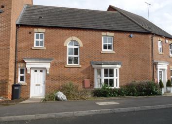 Terraced house To Rent in Solihull