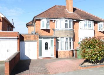 Semi-detached house To Rent in Solihull