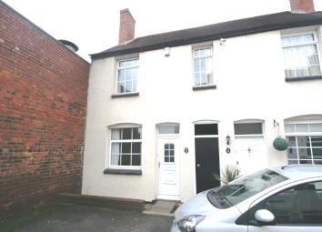 End terrace house To Rent in Dudley
