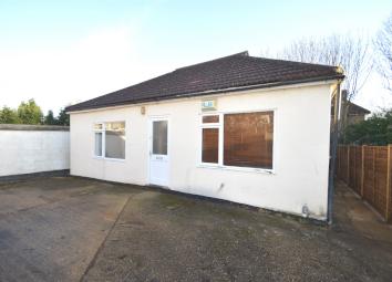Detached bungalow For Sale in Maidenhead