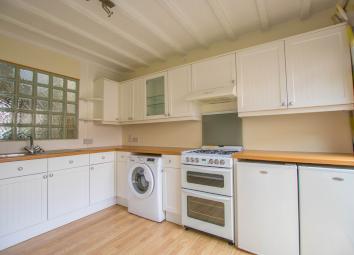 End terrace house To Rent in Cheltenham