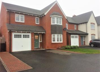 Detached house To Rent in Warwick