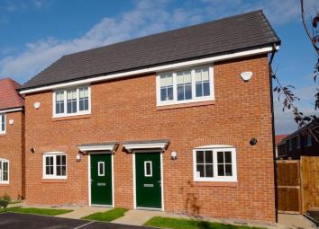 End terrace house To Rent in Salford