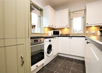 Maisonette For Sale in Morden