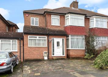 Detached house To Rent in Stanmore