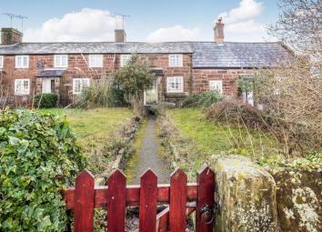 Terraced house To Rent in Neston