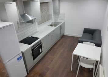 Flat To Rent in Sutton