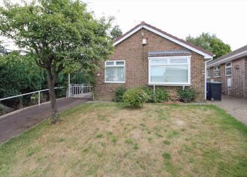 Detached bungalow For Sale in Sheffield
