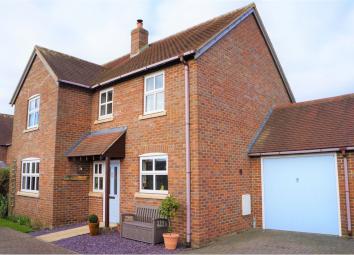 Detached house For Sale in Calne
