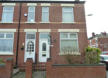 End terrace house To Rent in Stockport