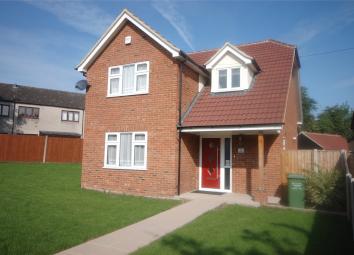 Detached house For Sale in Basildon