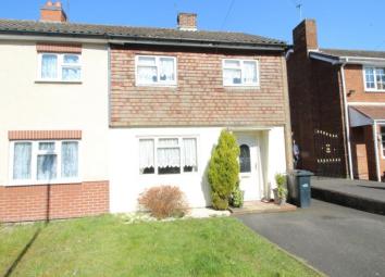 Semi-detached house To Rent in Dudley