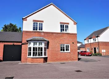 Link-detached house For Sale in Leicester