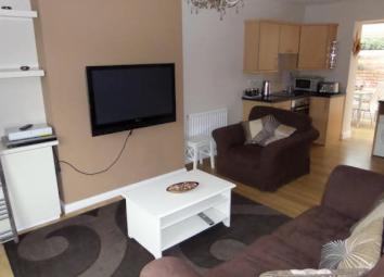 Semi-detached bungalow To Rent in Nottingham
