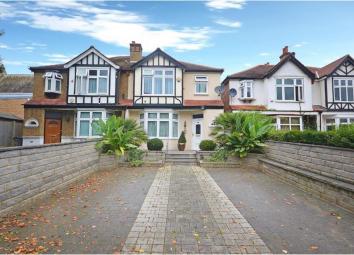 Semi-detached house For Sale in Isleworth