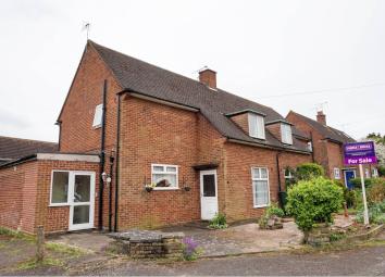 Semi-detached house For Sale in St.albans