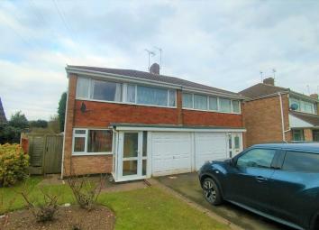Semi-detached house To Rent in Dudley