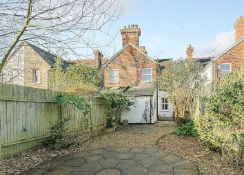 Semi-detached house To Rent in Guildford