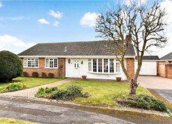 Detached bungalow For Sale in Maidenhead