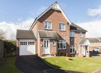 Semi-detached house To Rent in Bath