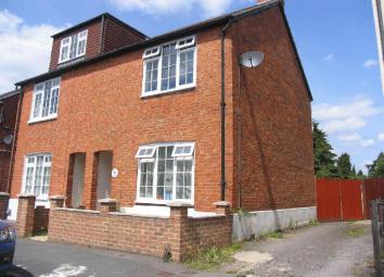 Semi-detached house To Rent in Camberley
