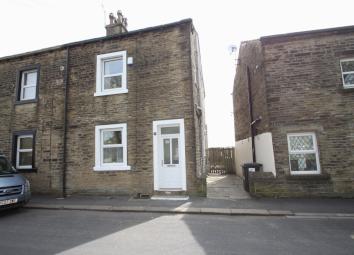 Terraced house To Rent in Halifax