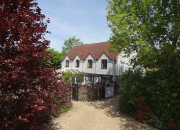 Detached house To Rent in Farnham