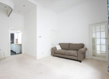 Flat To Rent in Brighton