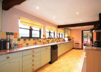 Detached house To Rent in Reading