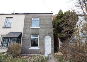 End terrace house To Rent in Bury