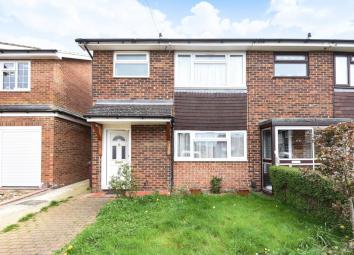 Semi-detached house To Rent in Reading