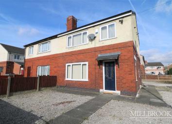 Semi-detached house To Rent in Leigh