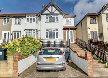 End terrace house For Sale in Greenford
