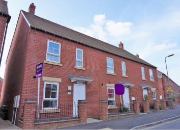 End terrace house For Sale in Banbury