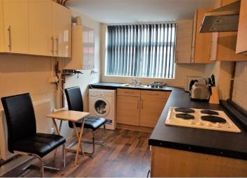 Terraced house To Rent in Salford