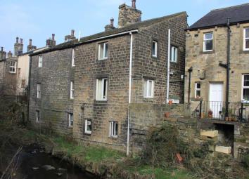 Terraced house For Sale in Keighley