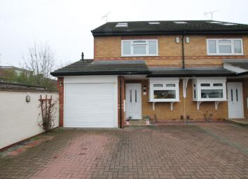 4 Bedroom Semi-detached house for sale