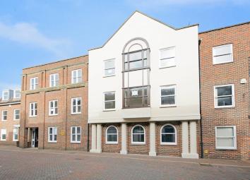 Flat To Rent in Ashford